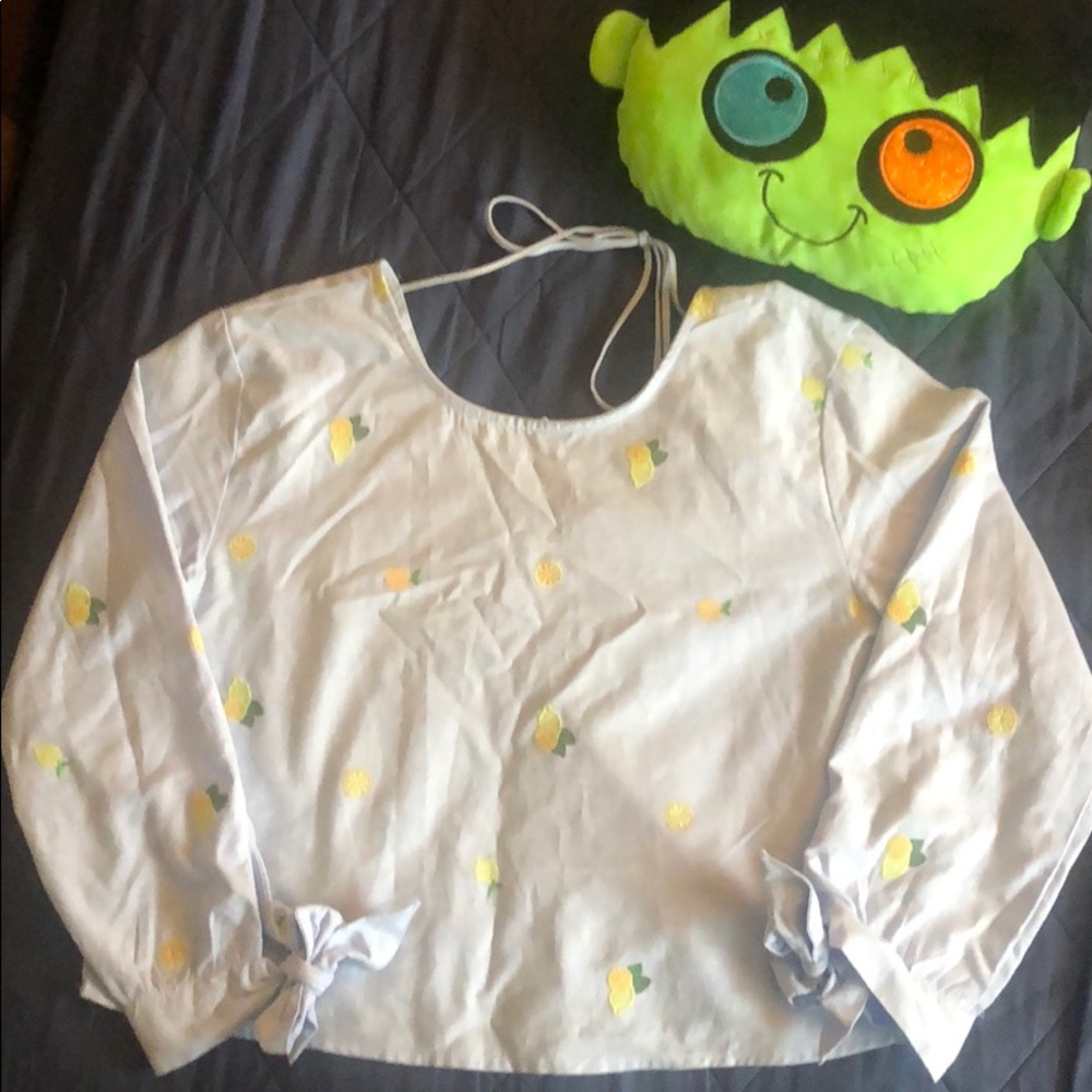 cropped M Lemon Top